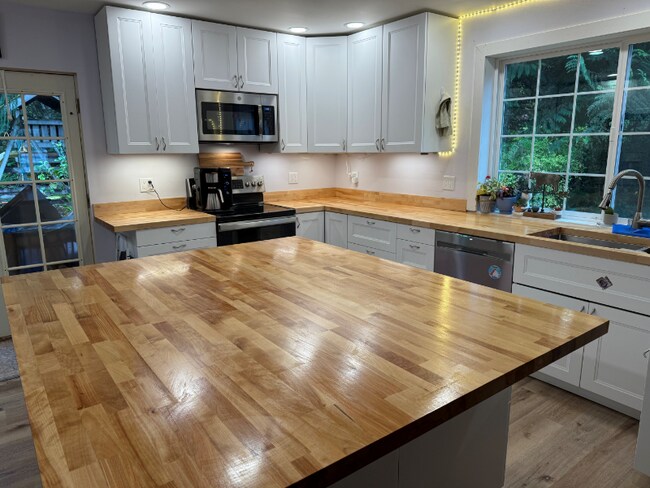 Foto del edificio - 9225 149th St NW