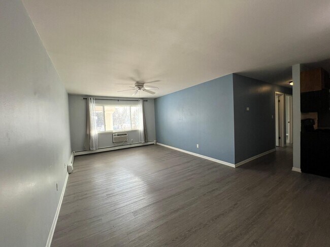 Foto del edificio - 255 Elmwood Ave