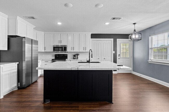 Foto del edificio - 685 Winchester Dr