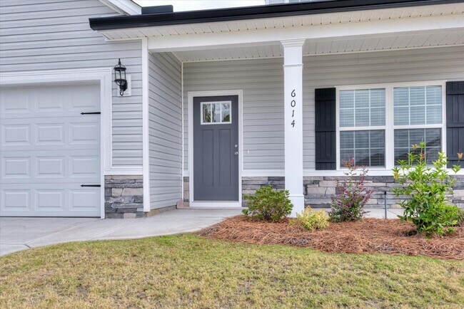 Foto del edificio - 6014 Whitewater Dr