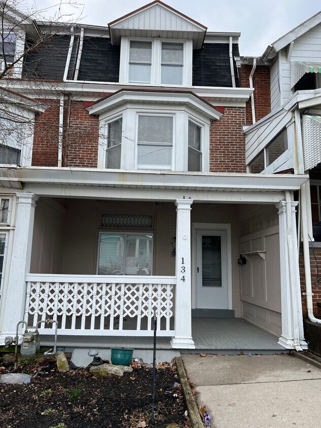 Primary Photo - FIVE BEDROOM HOUSE