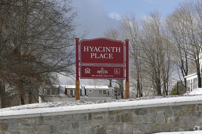 Building Photo - Hyacinth Place