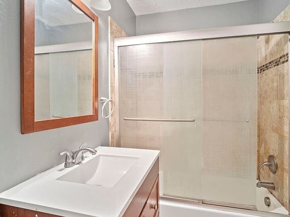 Building Photo - 1860 S 800 E