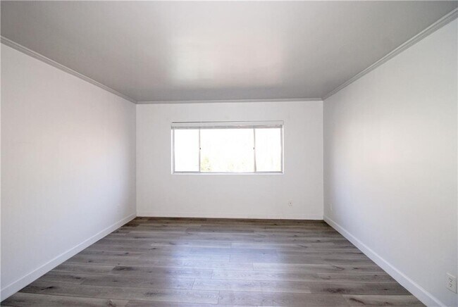 Building Photo - 91 Rumson Rd NE