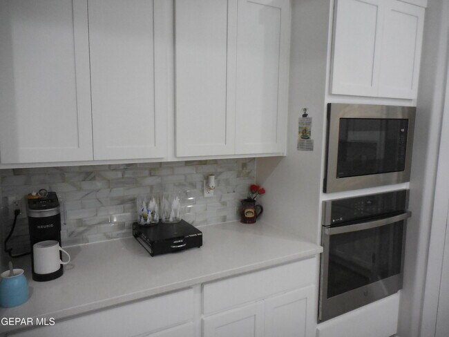 Building Photo - 7405 Norte Portugal Ln