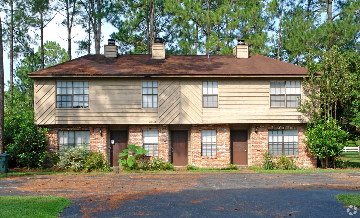 Building Photo - 3684 Donovan Dr