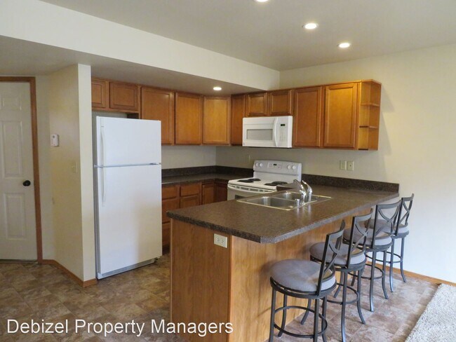 Building Photo - 4 br, 3.5 bath House - 708 Pebble Beach Road