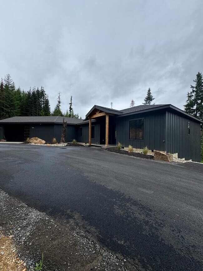 Foto del edificio - Luxury Rural Home Close to Town for Lease