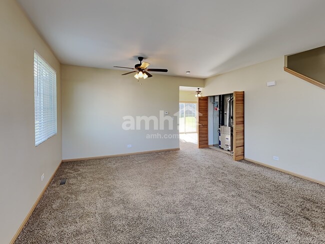 Building Photo - 39861 Waterloo Dr