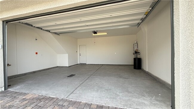 Building Photo - 1545 Bat Hawk St