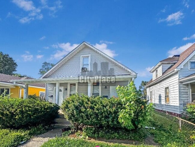 Building Photo - 1319 W 27th St