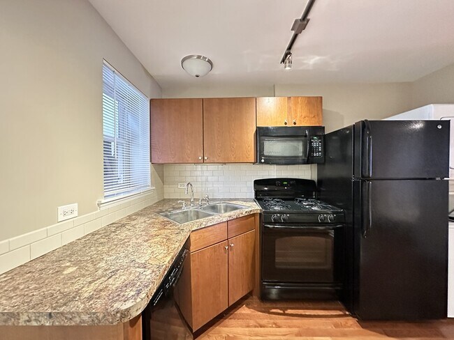 Foto del edificio - 674 N Orleans St