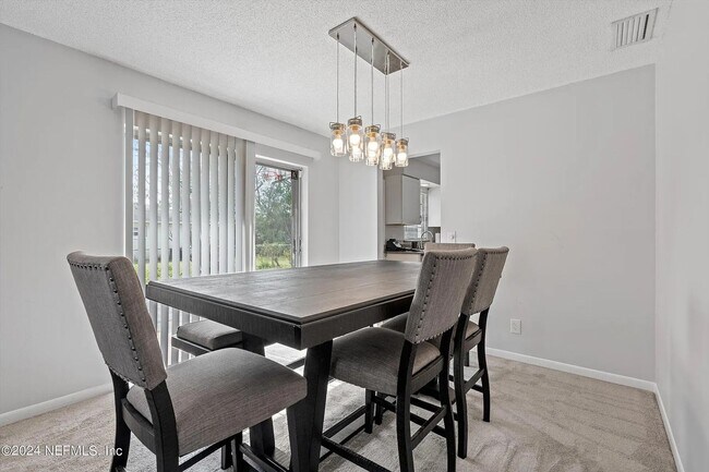 Foto del edificio - Charming 3BR/2BA Single-Family Home