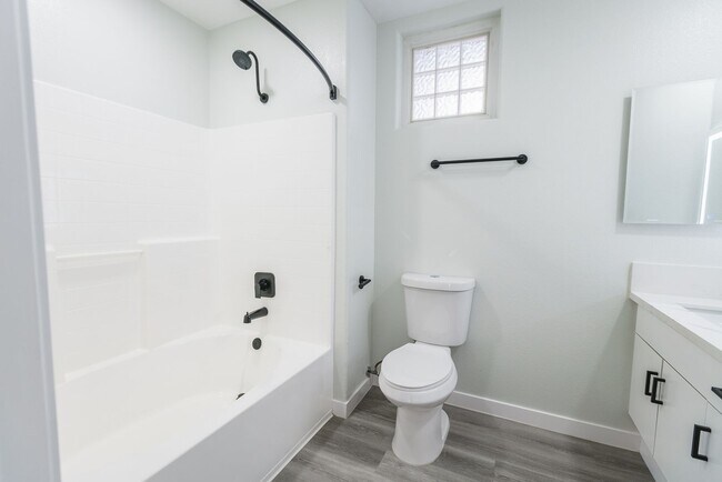 Interior Photo - 2820 Sawtelle Blvd