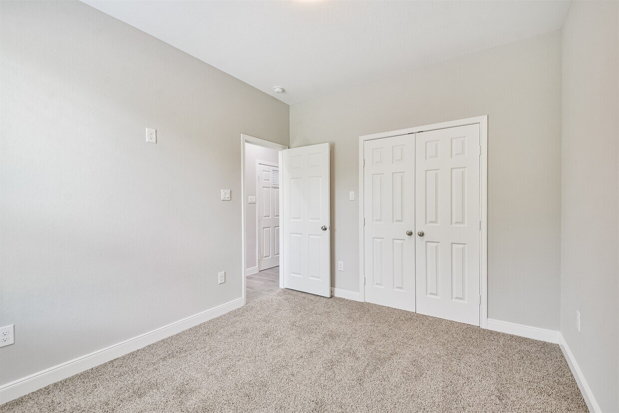 Primary Photo - 7524 E Maxroy St