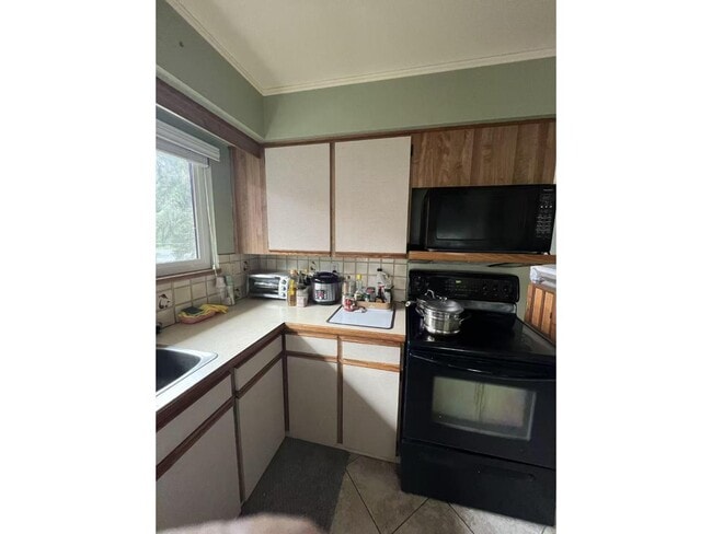 Building Photo - 22xx-2171 171 St