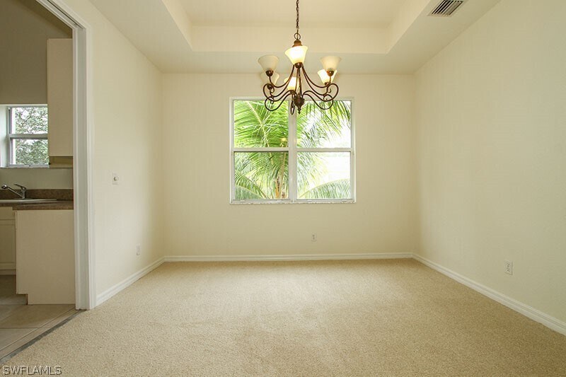 Foto del edificio - 1315 Mariposa Cir