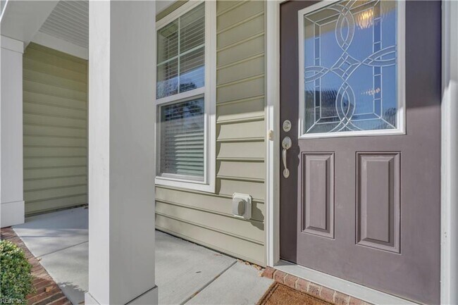 Foto del edificio - 5540 Crown Grant Way