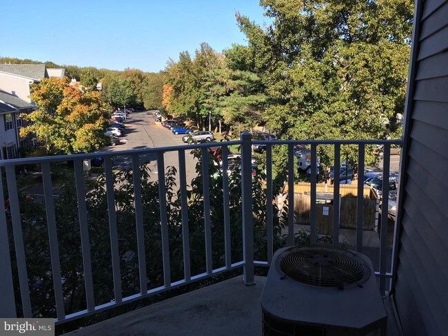 Foto del edificio - 64 Versailles Ct
