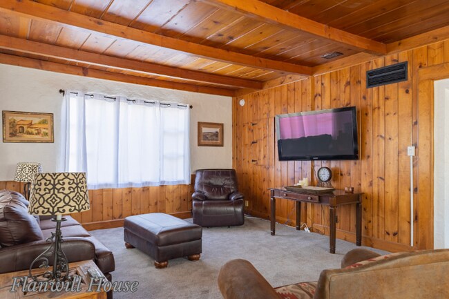 Foto del edificio - 3349 N Flanwill Blvd