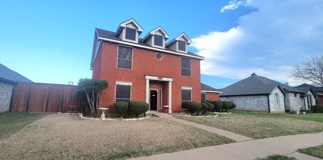 Foto del edificio - Spacious 4-Bedroom Home with Pool & Spa in Prime Rowlett Location!