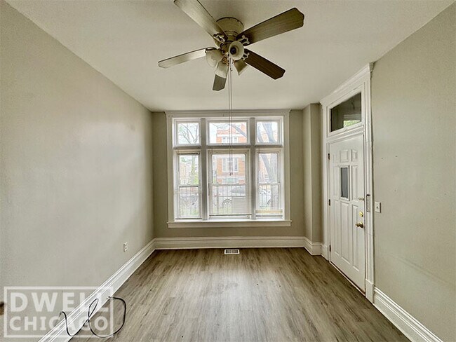 Foto del edificio - 2131 S Fairfield Ave