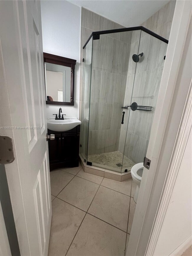 Building Photo - 1150 SW 154th Ave