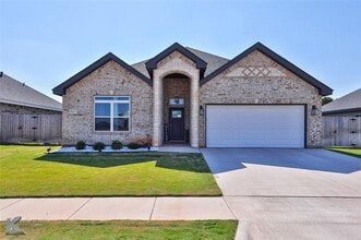 Building Photo - 5433 Fallbrook Dr