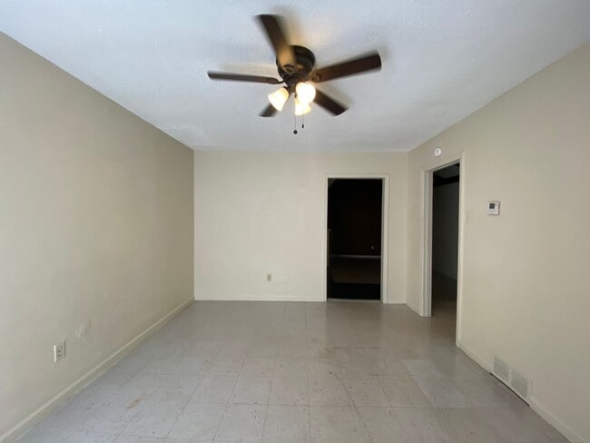 Building Photo - 4060 Stowe St