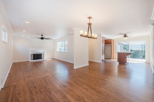 Foto del edificio - 15871 Belfast Ln