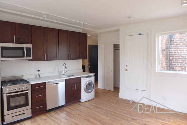 Primary Photo - 18 Sidney Pl