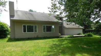 Building Photo - 9830 Yawkey St