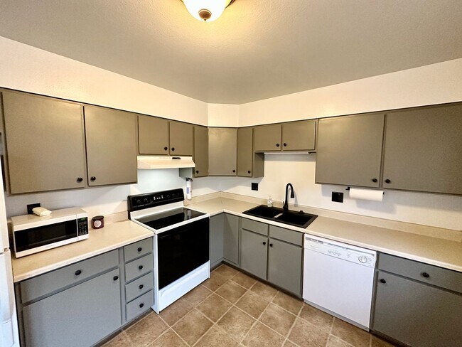 Foto del edificio - 1404 Cherry St