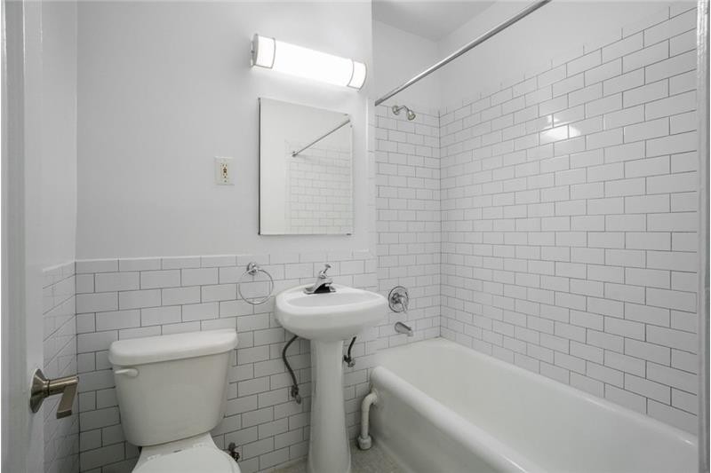 Foto del edificio - 24 5th Ave