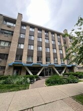 Building Photo - 6250 N Kenmore Ave