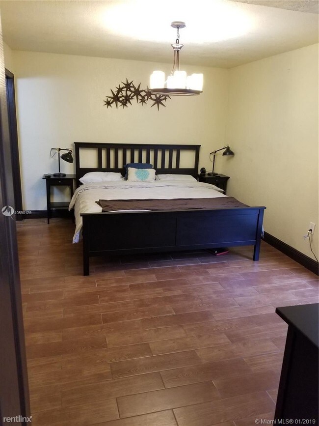 Foto del edificio - 3 br, 2 bath  - 7200 Fairway Dr