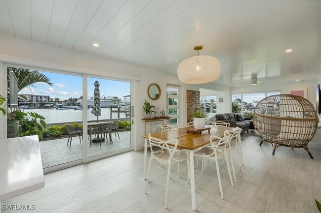 Building Photo - 1100 8th Ave S