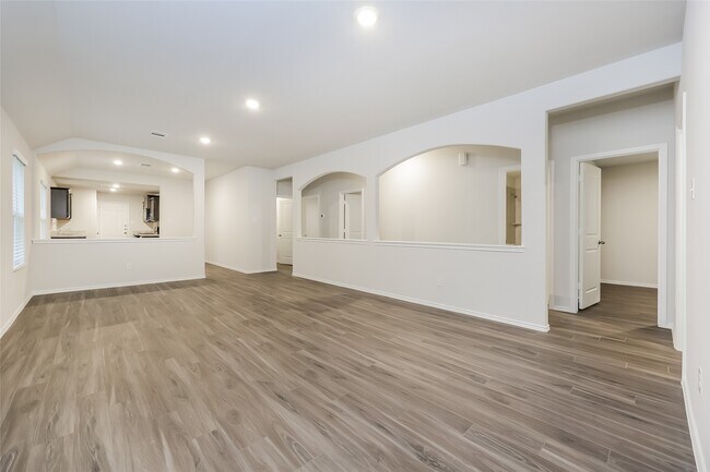 Foto del edificio - 22332 Merlin St