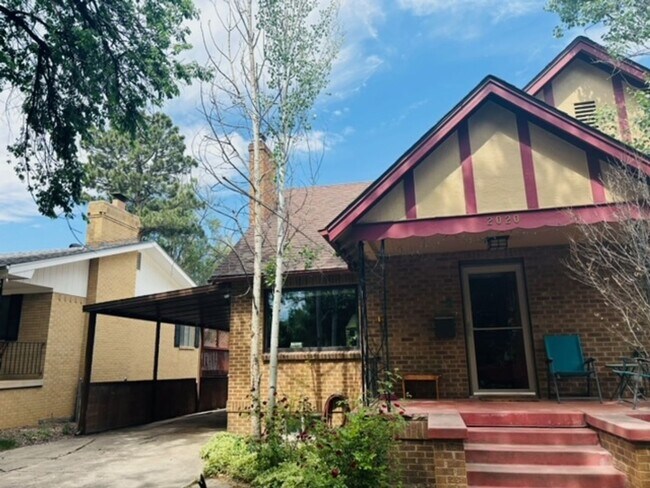 Foto del edificio - Adorable downtown 3bdrm home