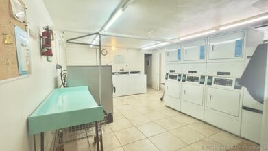 Building Photo - 1200 SW 12th Ct