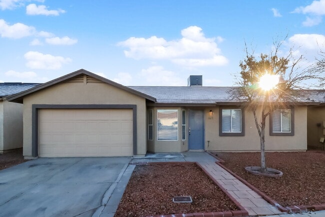 Building Photo - 1611 S 63rd Dr