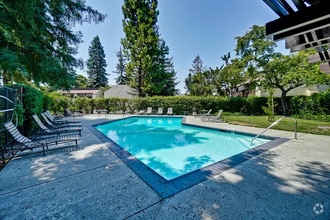 Building Photo - 999 Evelyn Terrace W