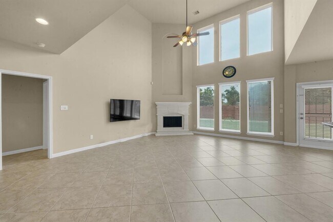 Foto del edificio - 6103 Falling Briar Lane