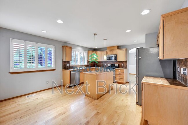 Foto del edificio - 7720 64th Pl NE
