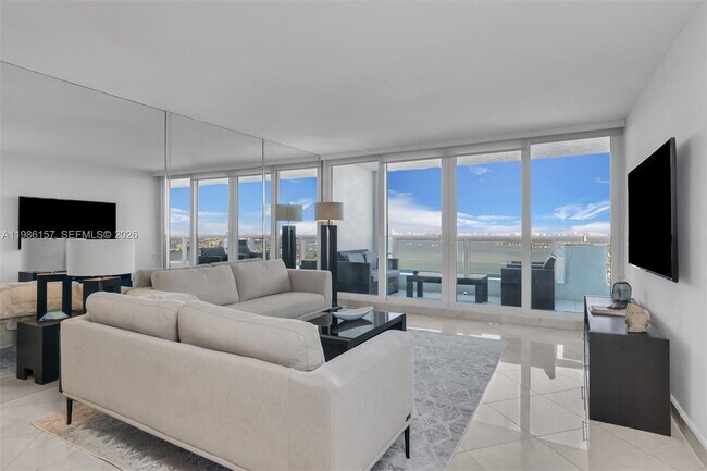 Foto del edificio - 1717 N Bayshore Dr