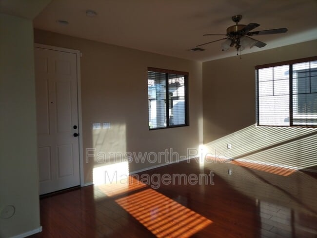 Building Photo - 619 S Buena Vista Ave