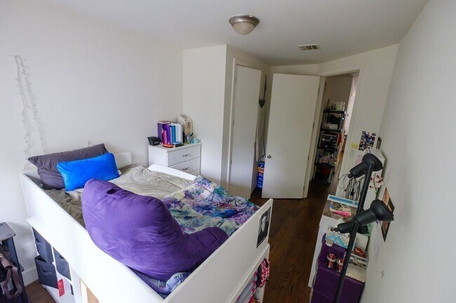 Foto del edificio - 1756 Dean St