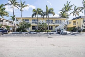 Building Photo - 2120 NE 42nd Ct