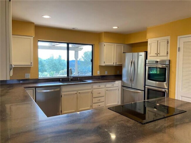Building Photo - 31035 Pauma Heights Rd