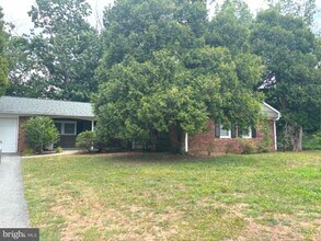 Building Photo - 2207 Hyson Pl